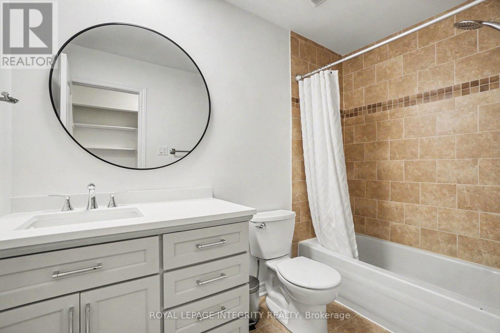 #2 1507 BALLARD COURT - 29