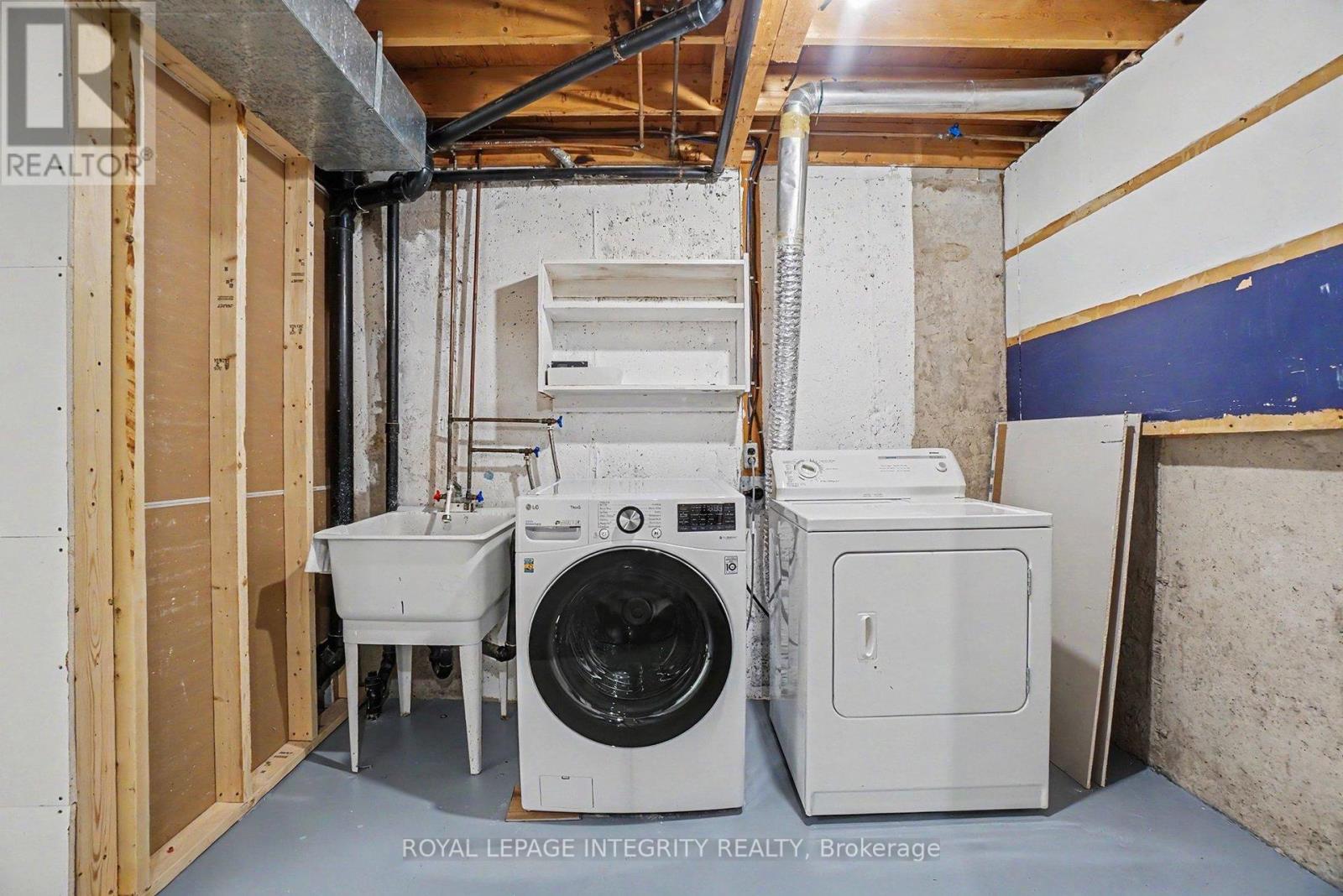 #2 1507 BALLARD COURT - 30