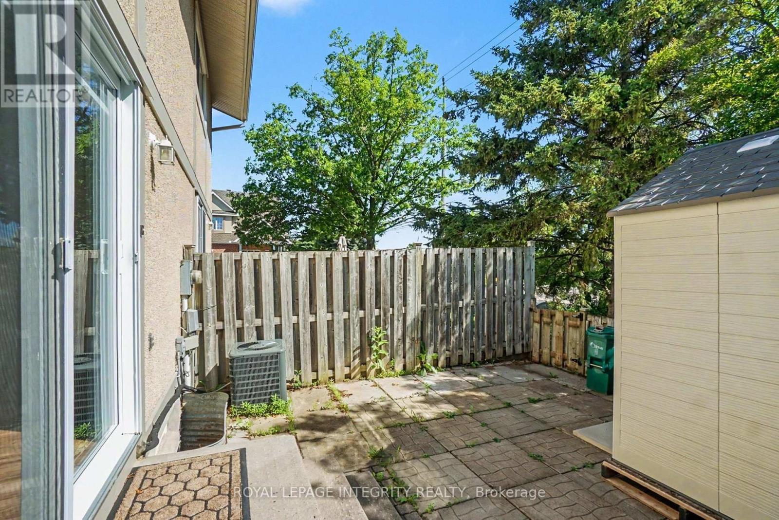 #2 1507 BALLARD COURT - 33