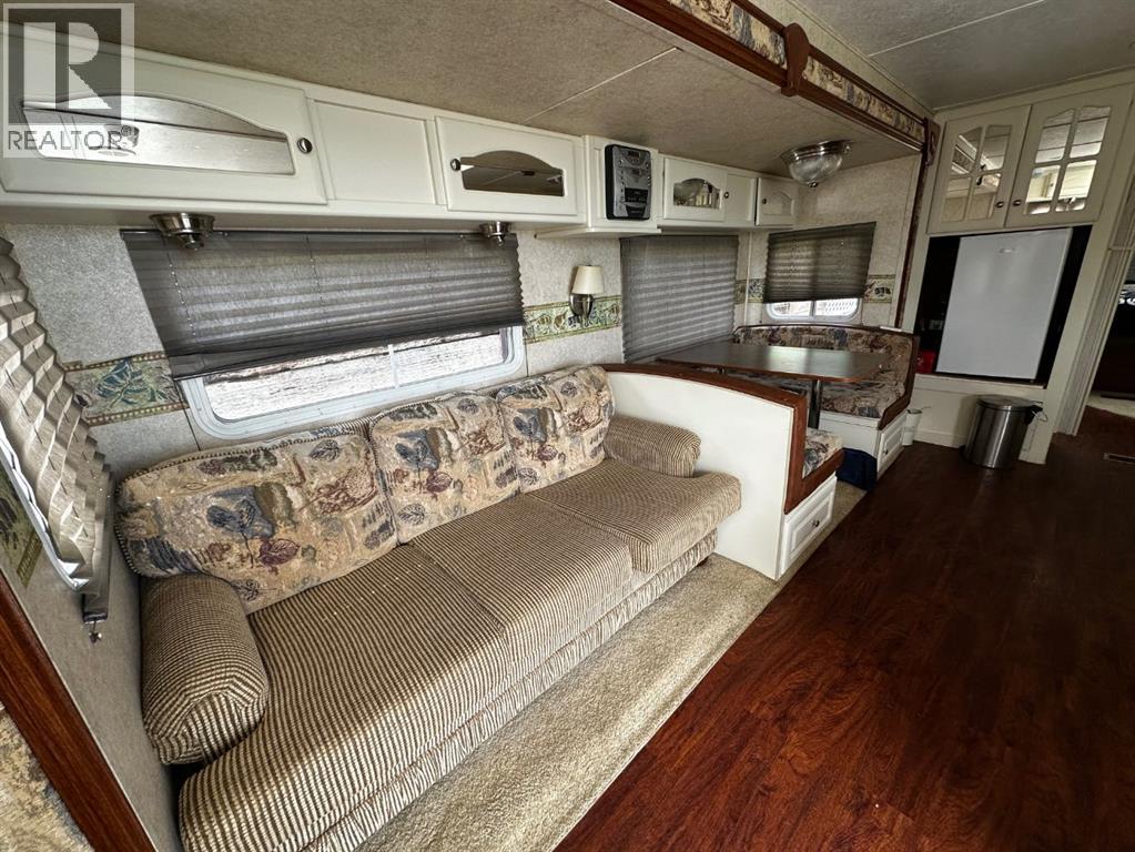 25054 South Pine Lake Road, Rural Red Deer County
