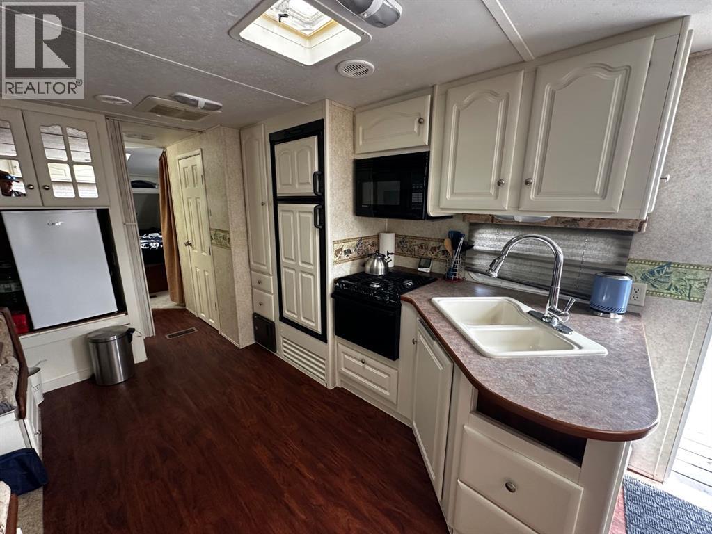 25054 South Pine Lake Road, Rural Red Deer County