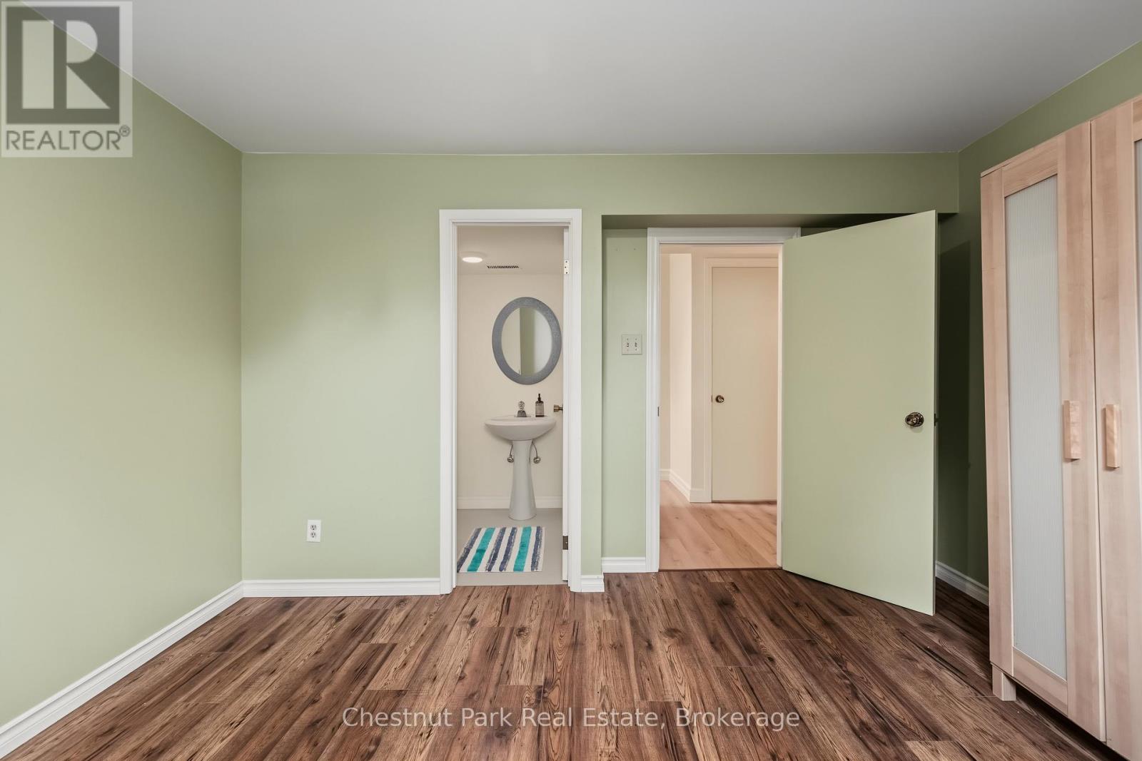 280 8TH AVENUE E - 31
