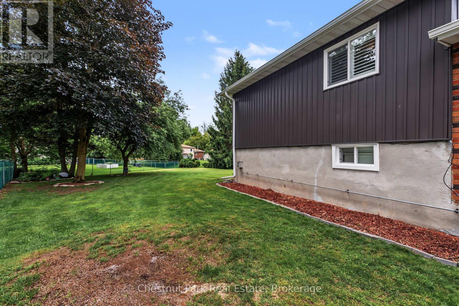 280 8TH AVENUE E - 43
