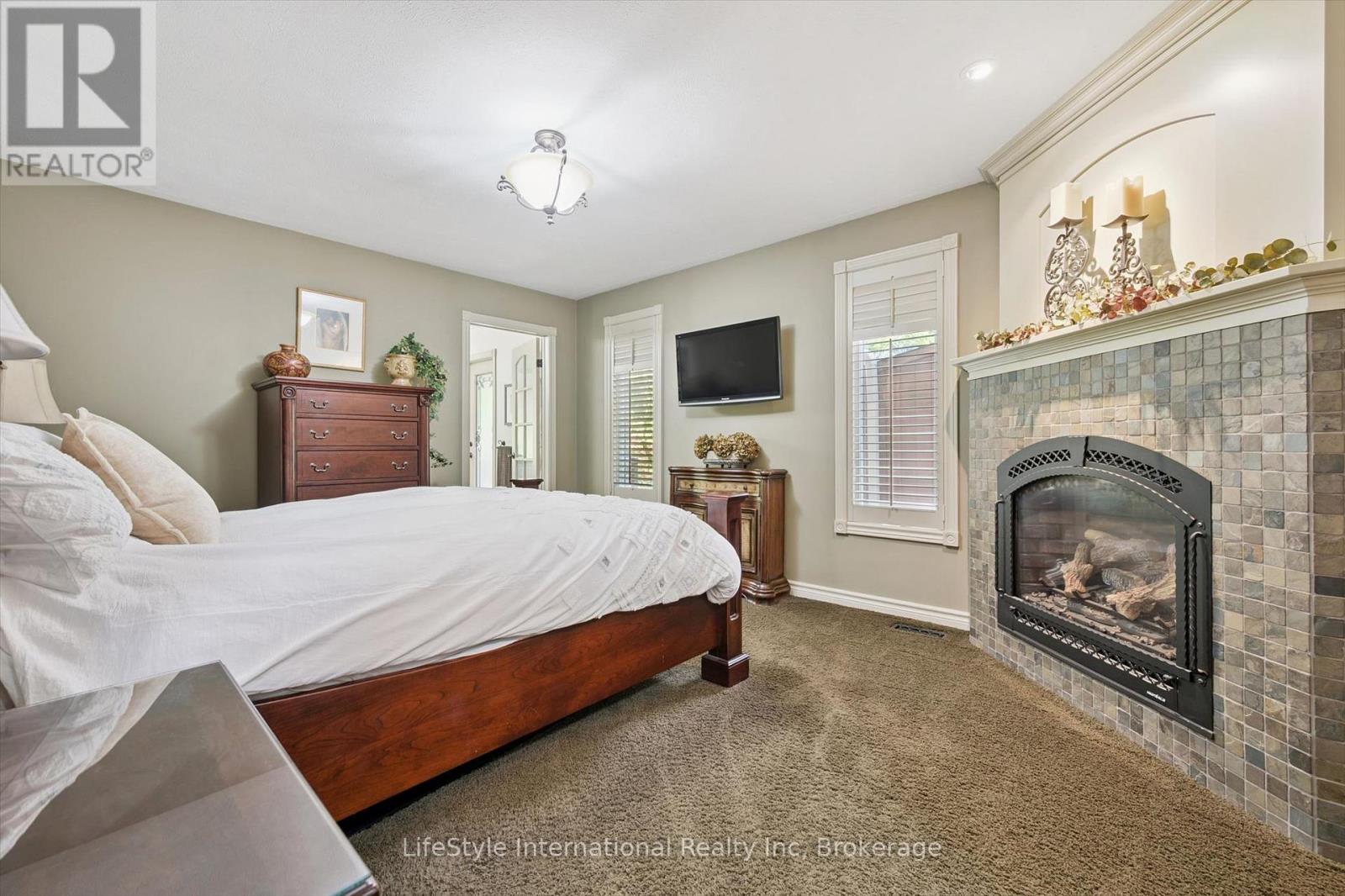 12 OCHS DRIVE - Image 17
