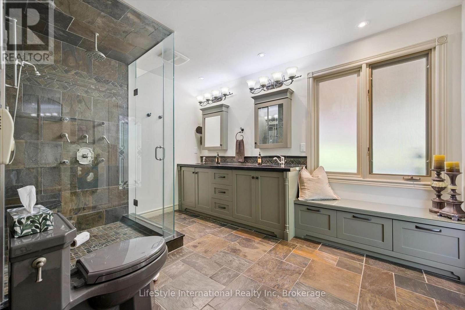 12 OCHS DRIVE - Image 19