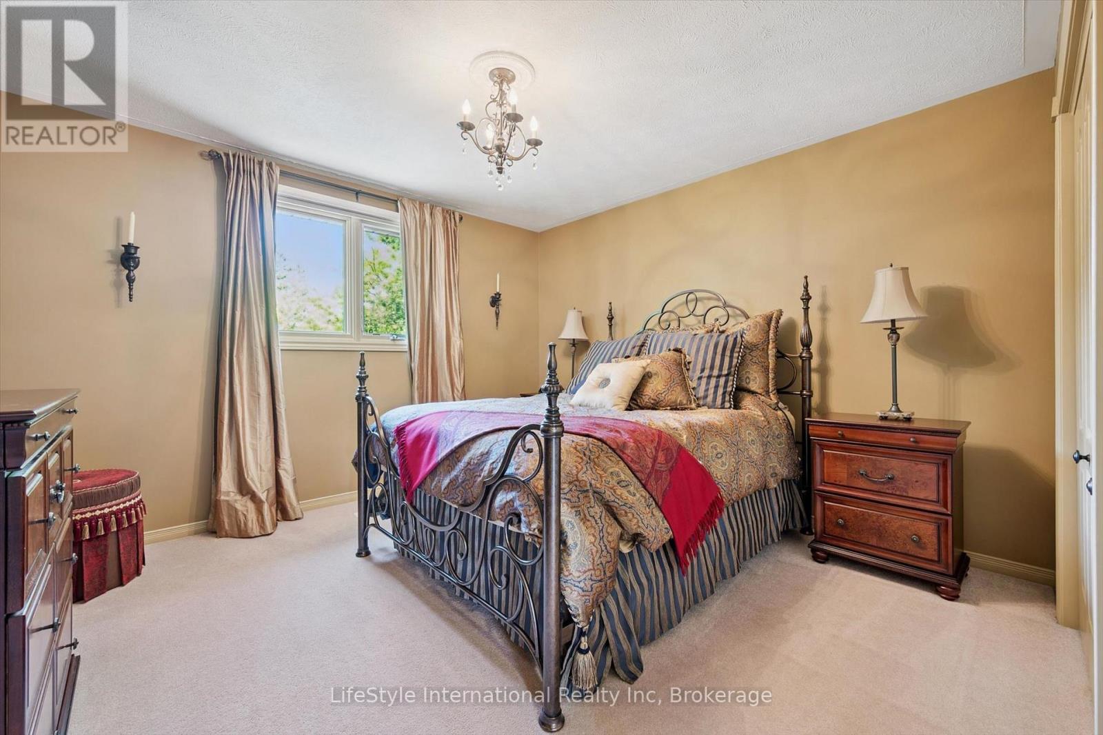 12 OCHS DRIVE - Image 24