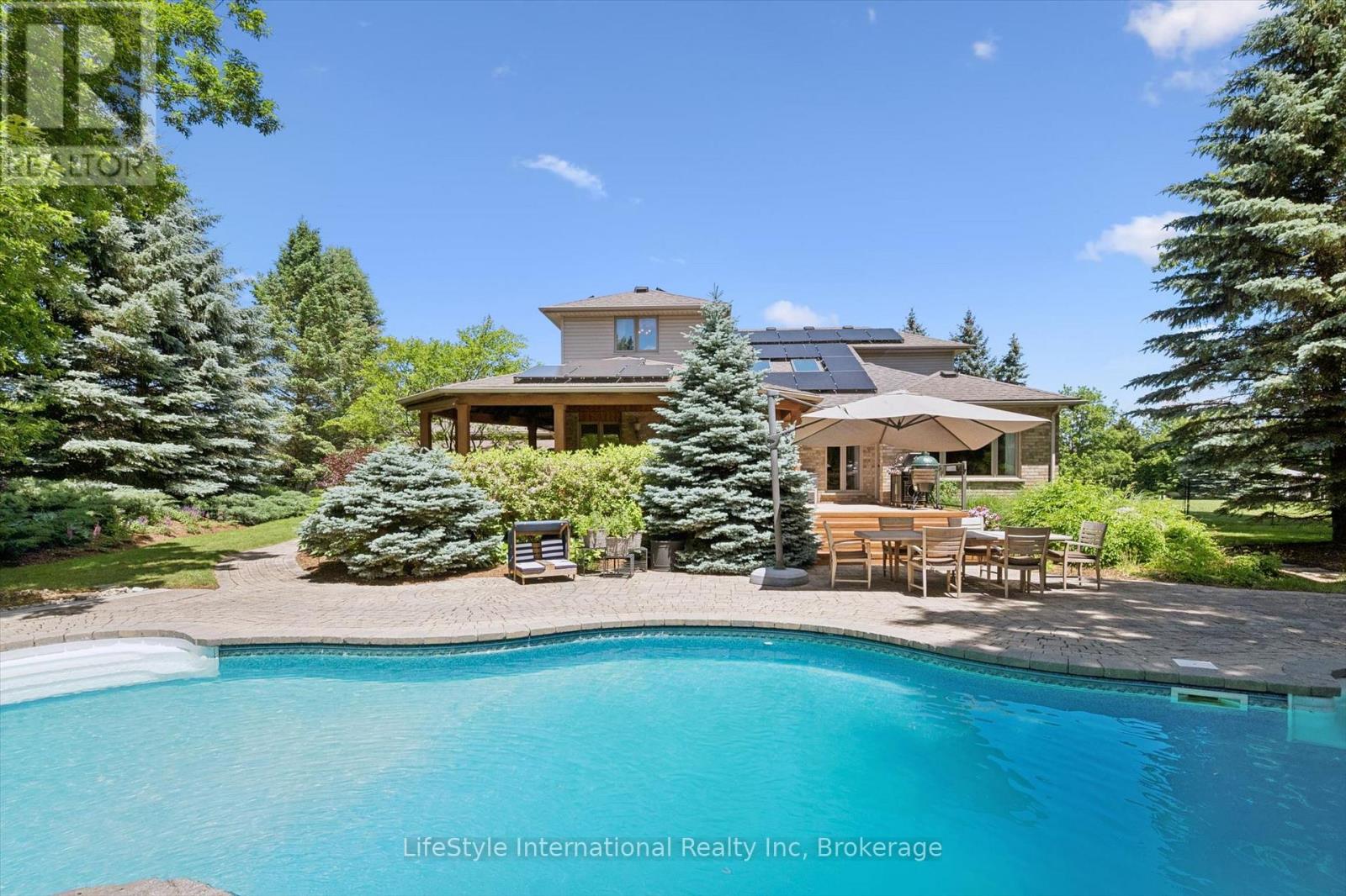 12 OCHS DRIVE - Image 40