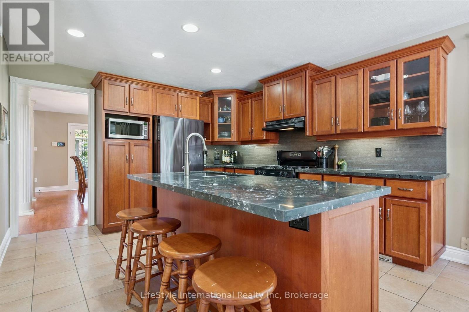 12 OCHS DRIVE - Image 9