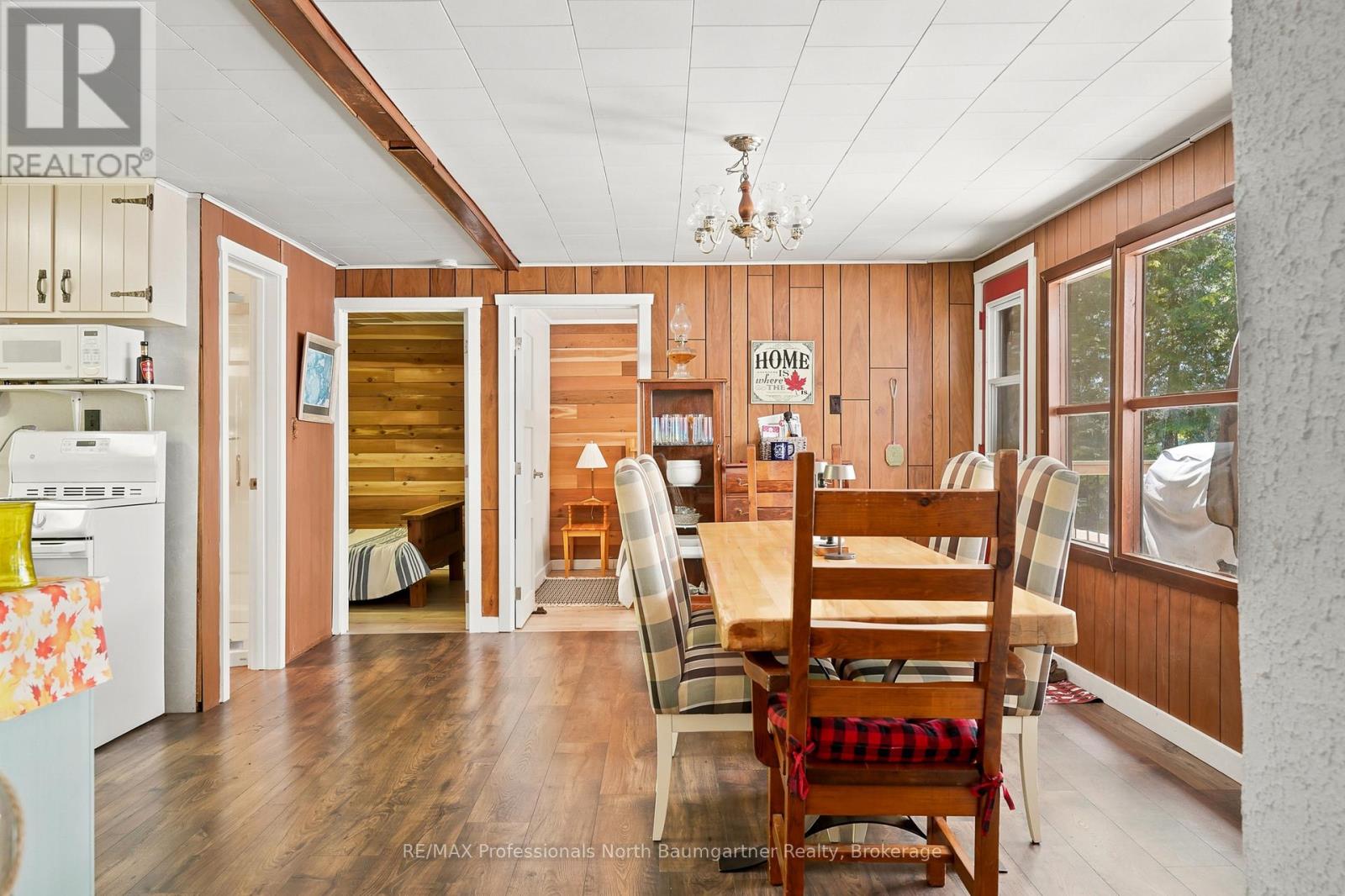 1093 CORYLUS LANE - 13