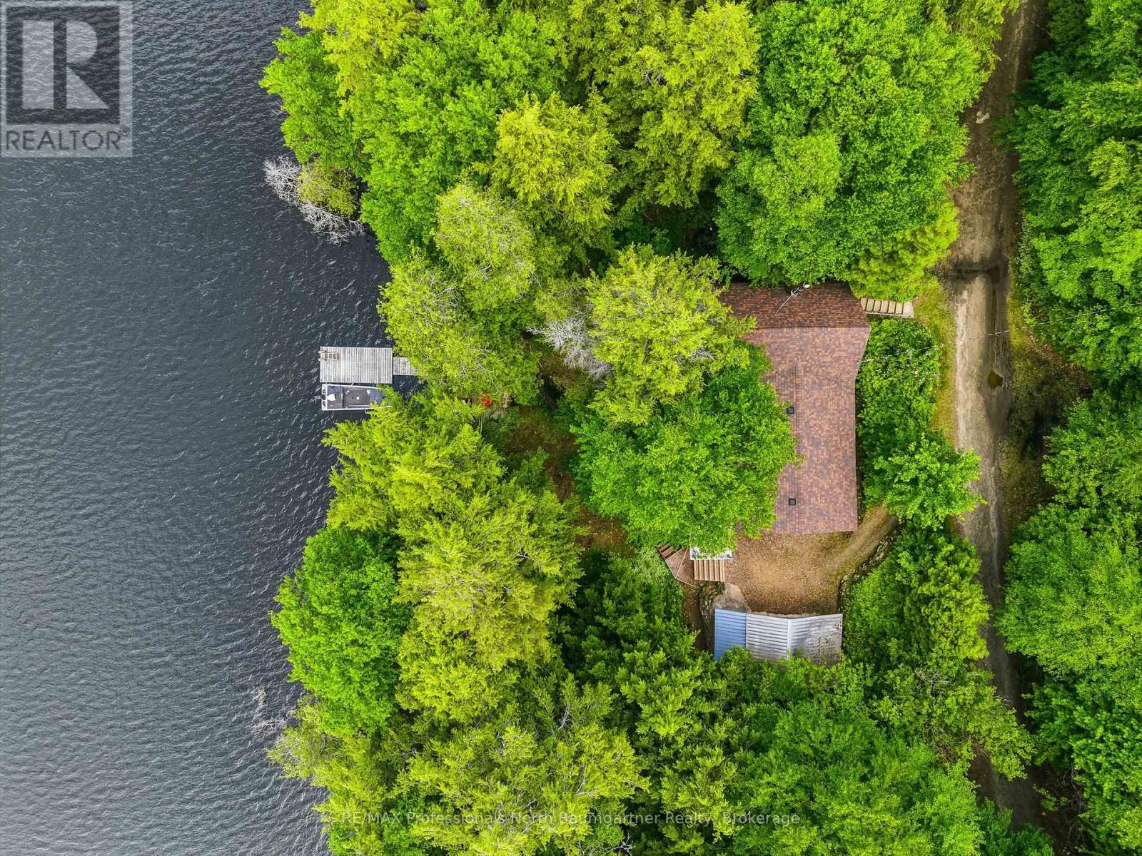 1093 CORYLUS LANE - 36
