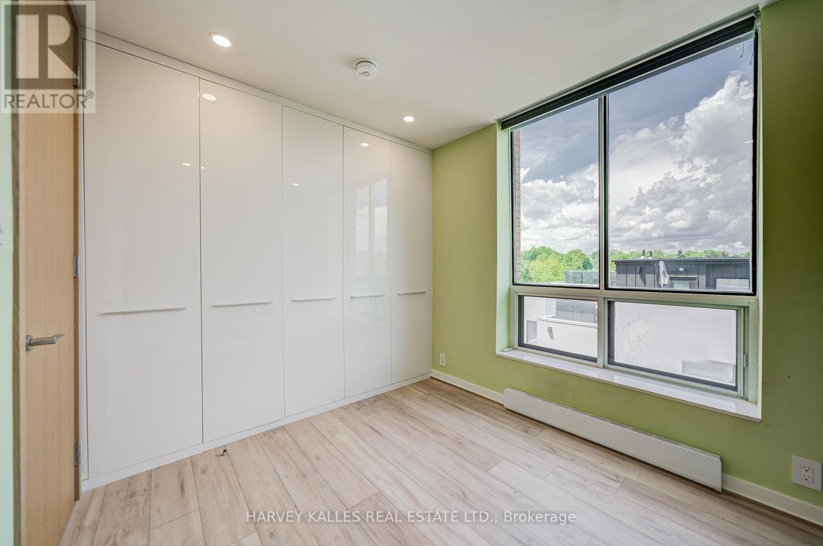 #503 350 LONSDALE ROAD - 20