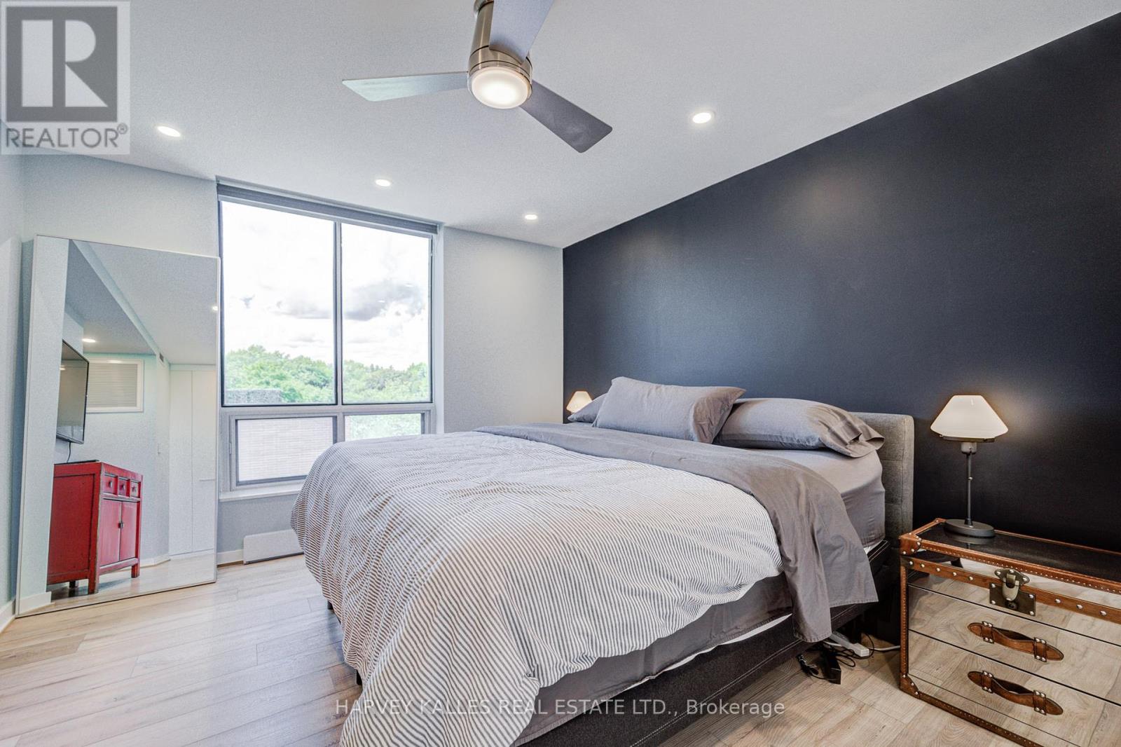 #503 350 LONSDALE ROAD - 24