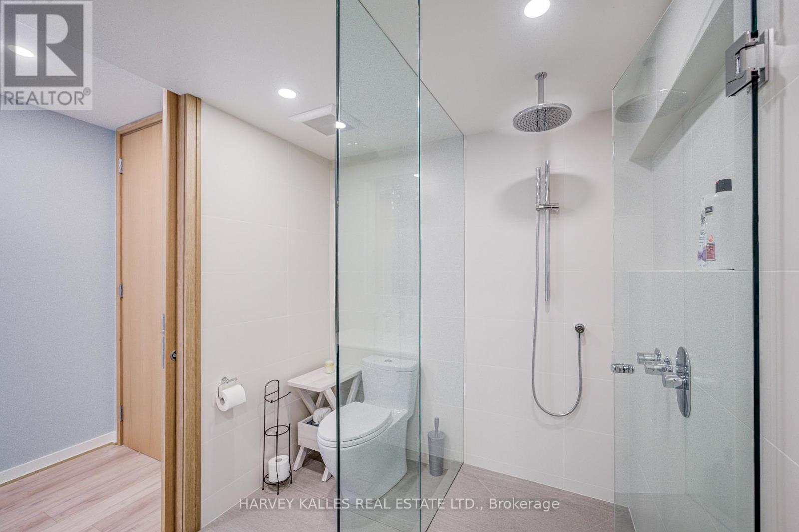 #503 350 LONSDALE ROAD - 27