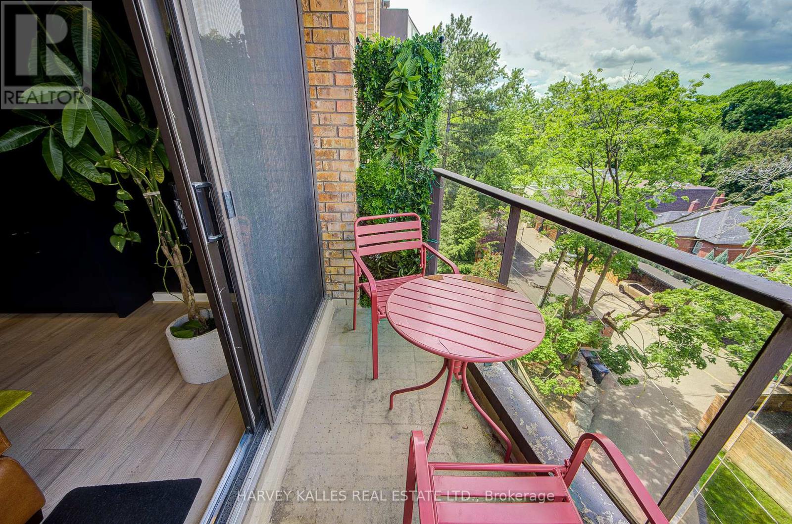 #503 350 LONSDALE ROAD - 29