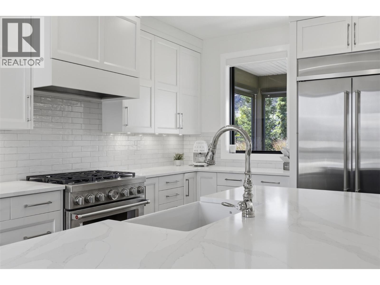 325 RUE CHEVAL NOIR - 19