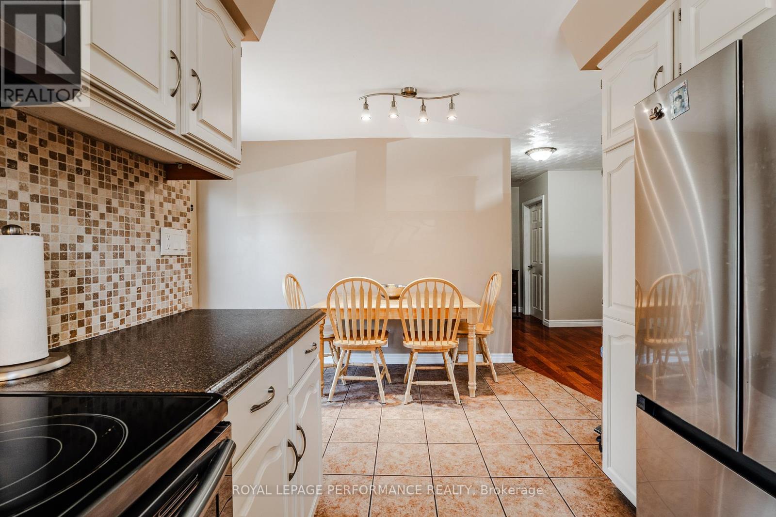 202 SUSAN AVENUE - 15