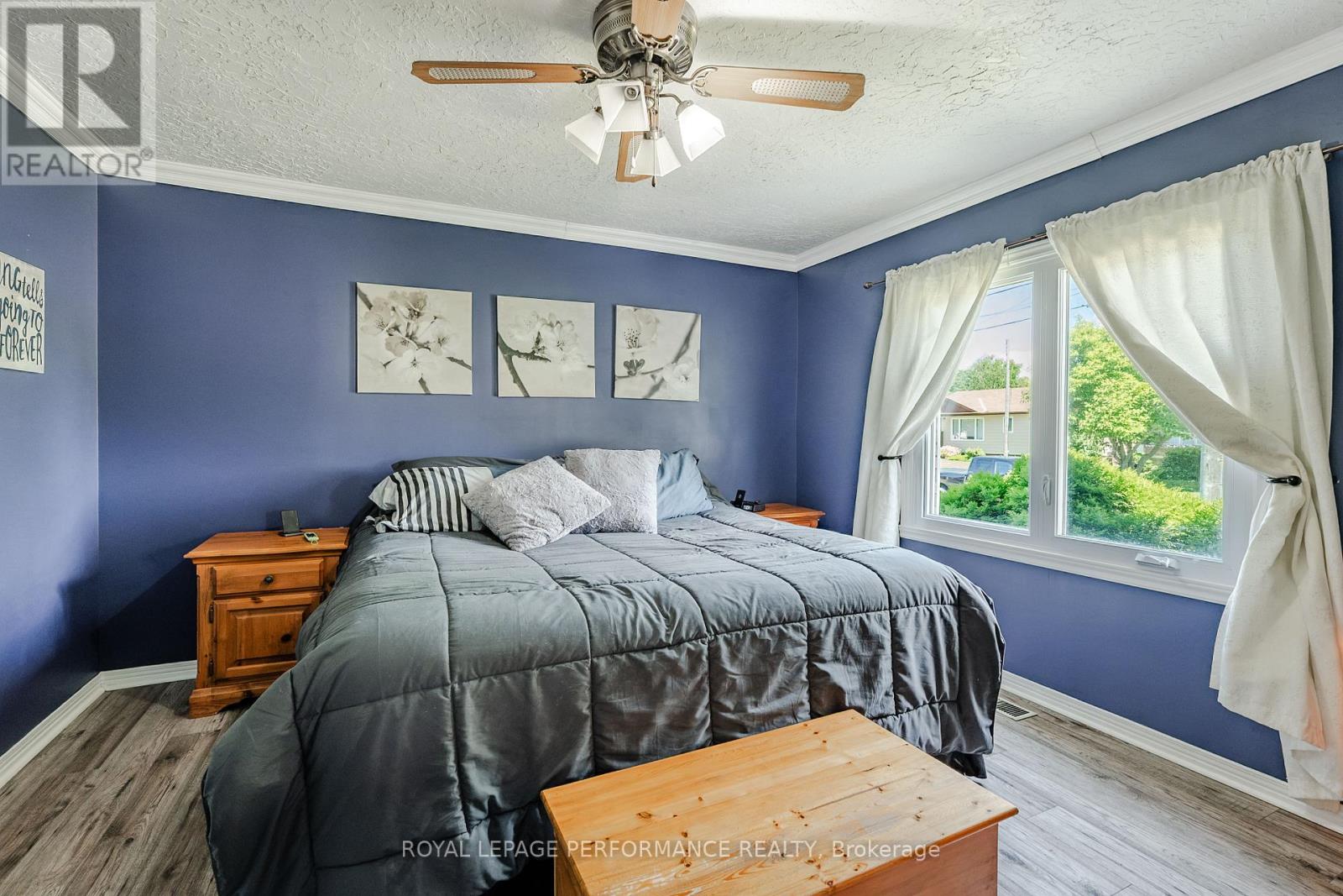 202 SUSAN AVENUE - 21