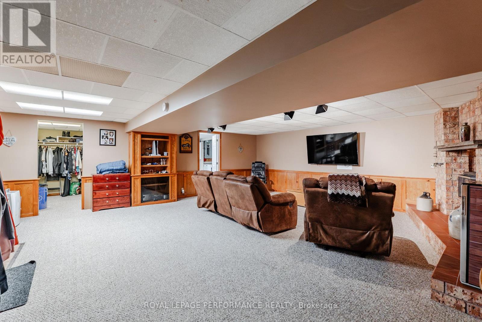 202 SUSAN AVENUE - 24