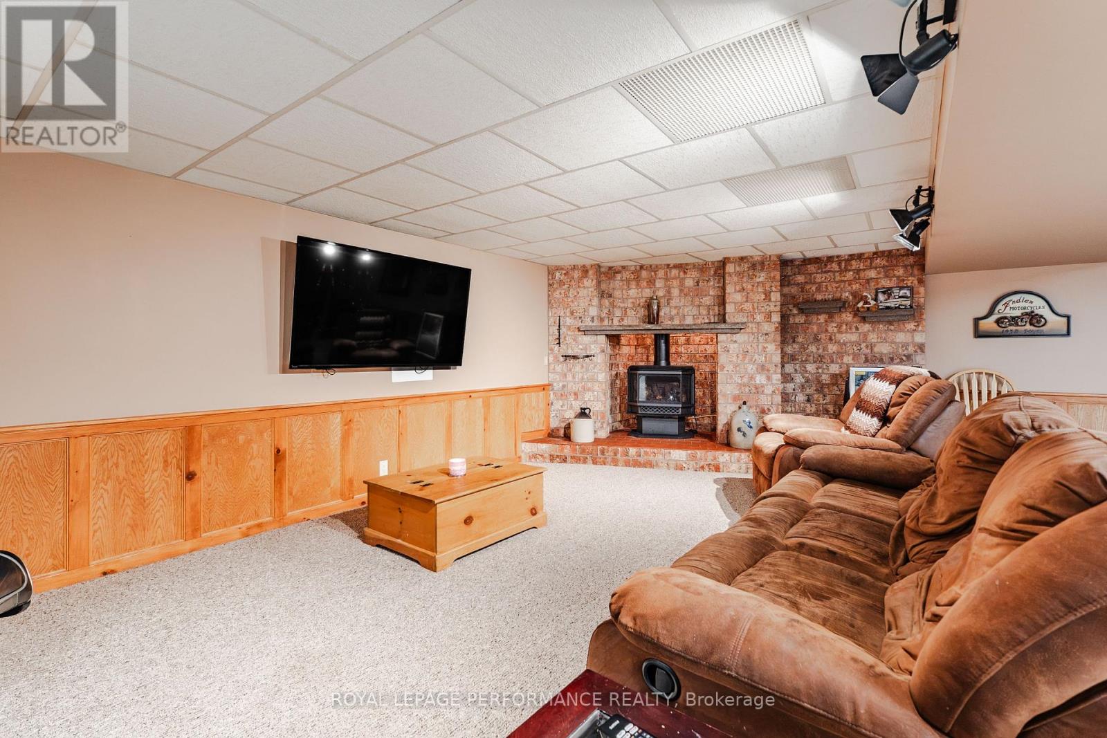 202 SUSAN AVENUE - 26