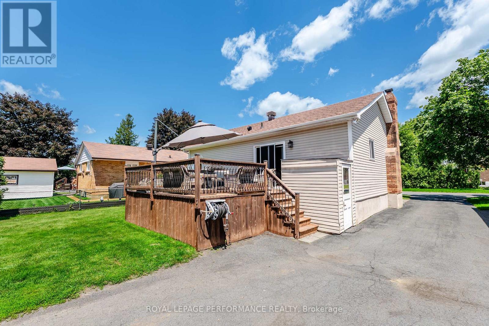 202 SUSAN AVENUE - 33