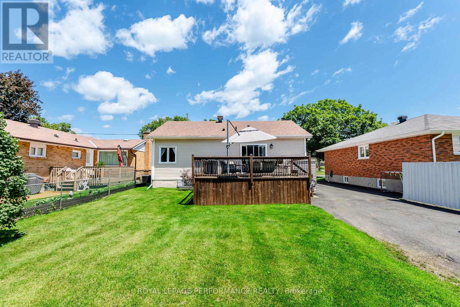 202 SUSAN AVENUE - 34