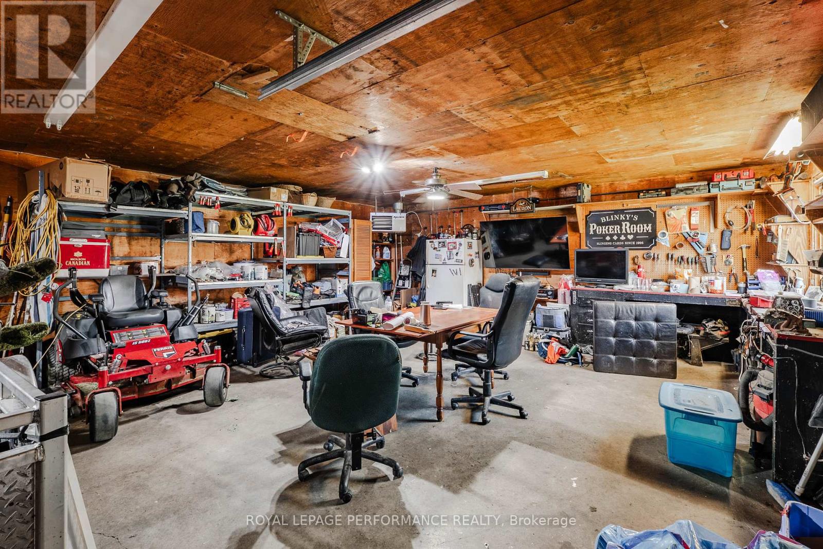 202 SUSAN AVENUE - 35