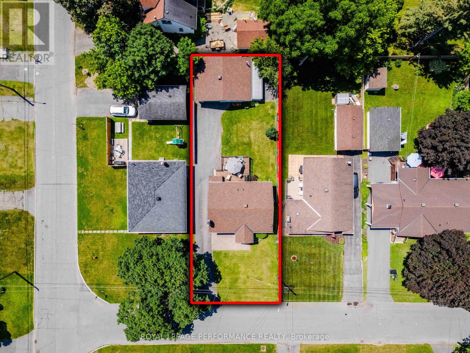 202 SUSAN AVENUE - 4