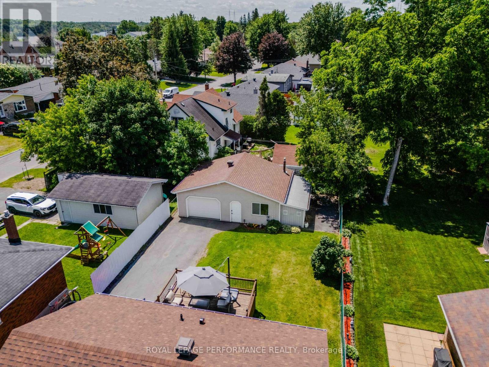 202 SUSAN AVENUE - 8