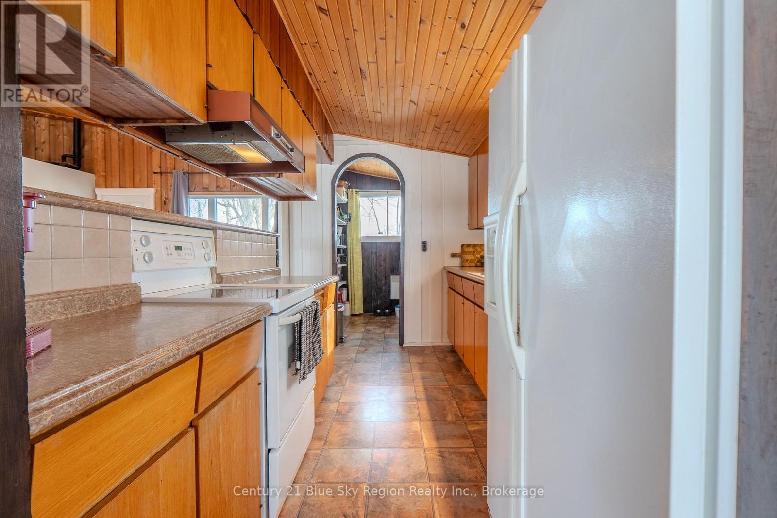 370 MARLEAU ROAD - 11