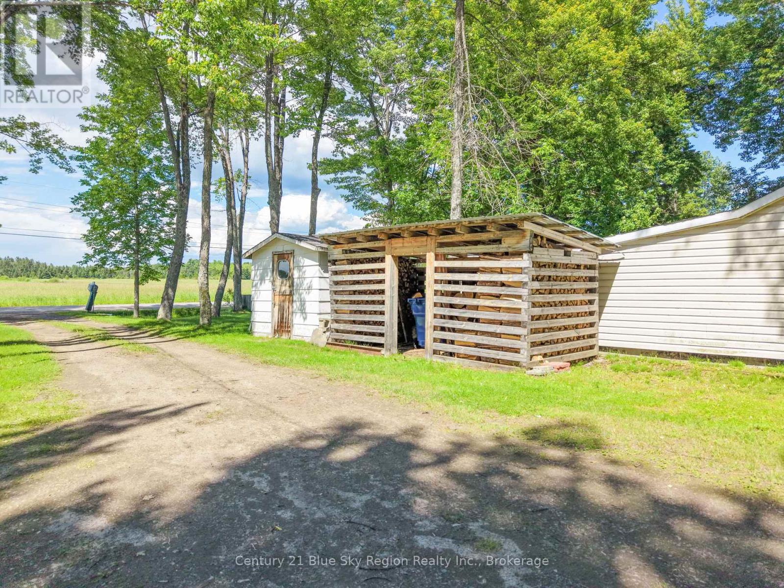 370 MARLEAU ROAD - 43