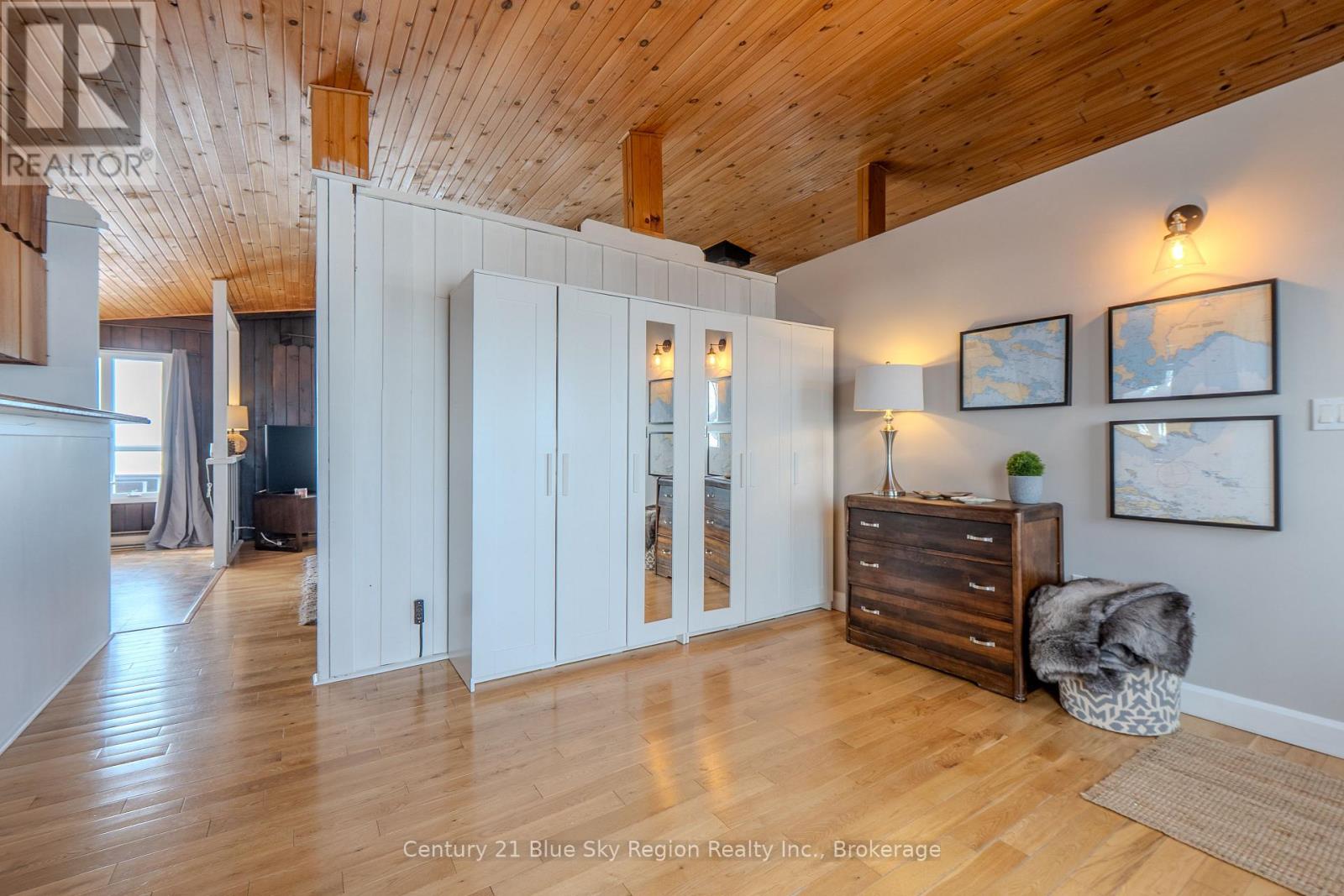 370 MARLEAU ROAD - 6