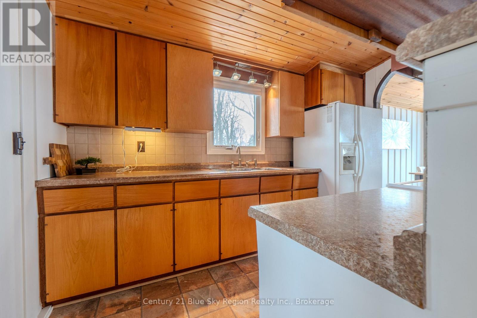 370 MARLEAU ROAD - 9