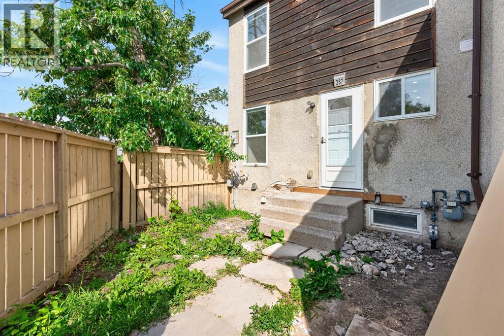 287 Pensville Close SE — photo 37