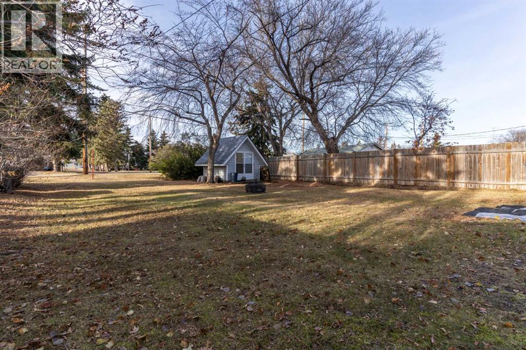 5013 49 A Street - 22