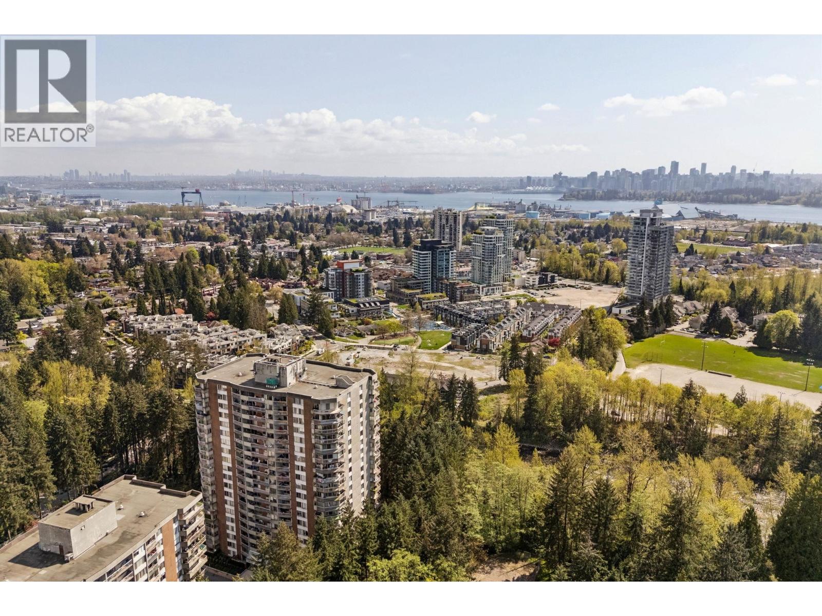 905 2024 FULLERTON AVENUE, North Vancouver