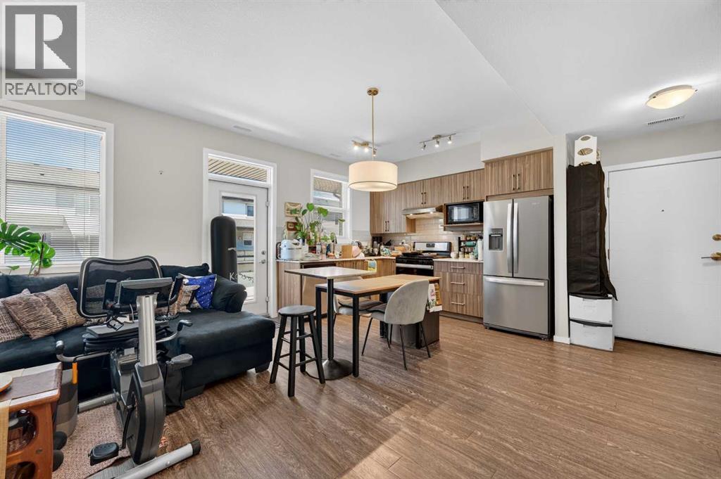 Dining area/kitchen