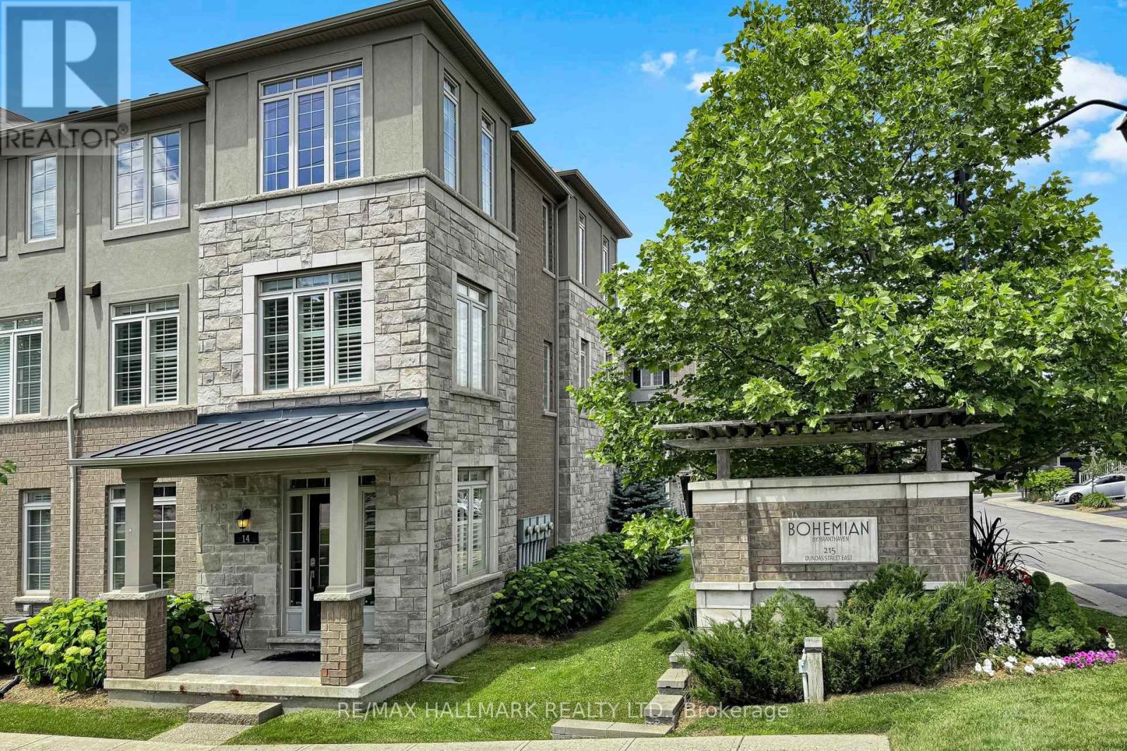#14 215 DUNDAS STREET E - 1