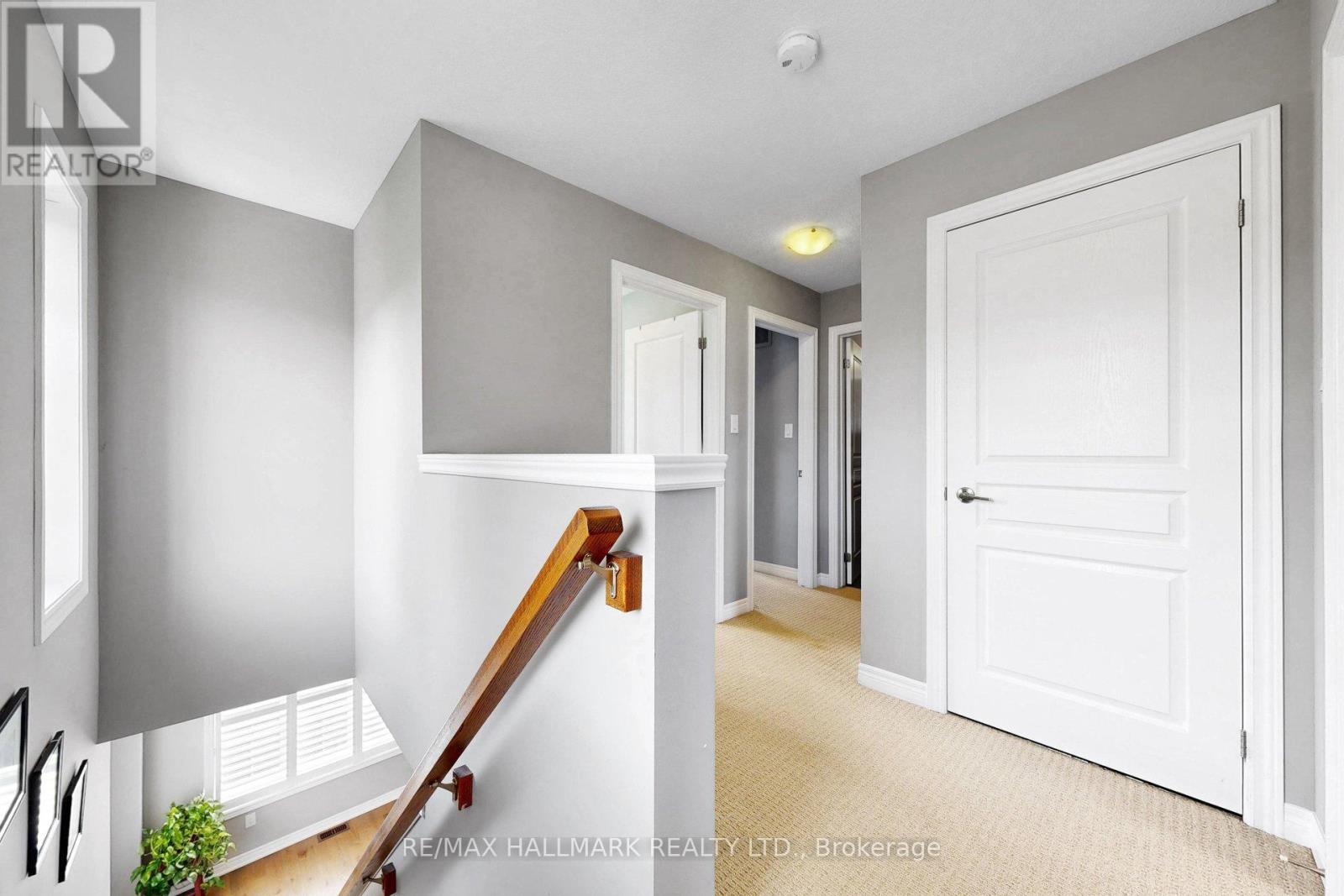 #14 215 DUNDAS STREET E - 18