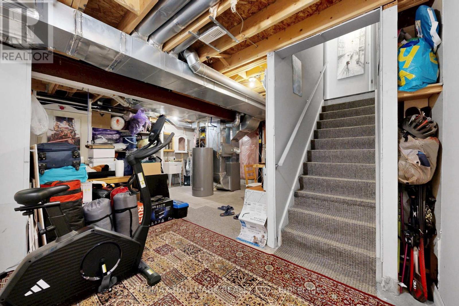 #14 215 DUNDAS STREET E - 30