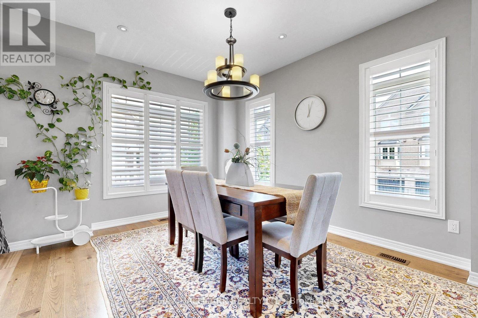 #14 215 DUNDAS STREET E - 5