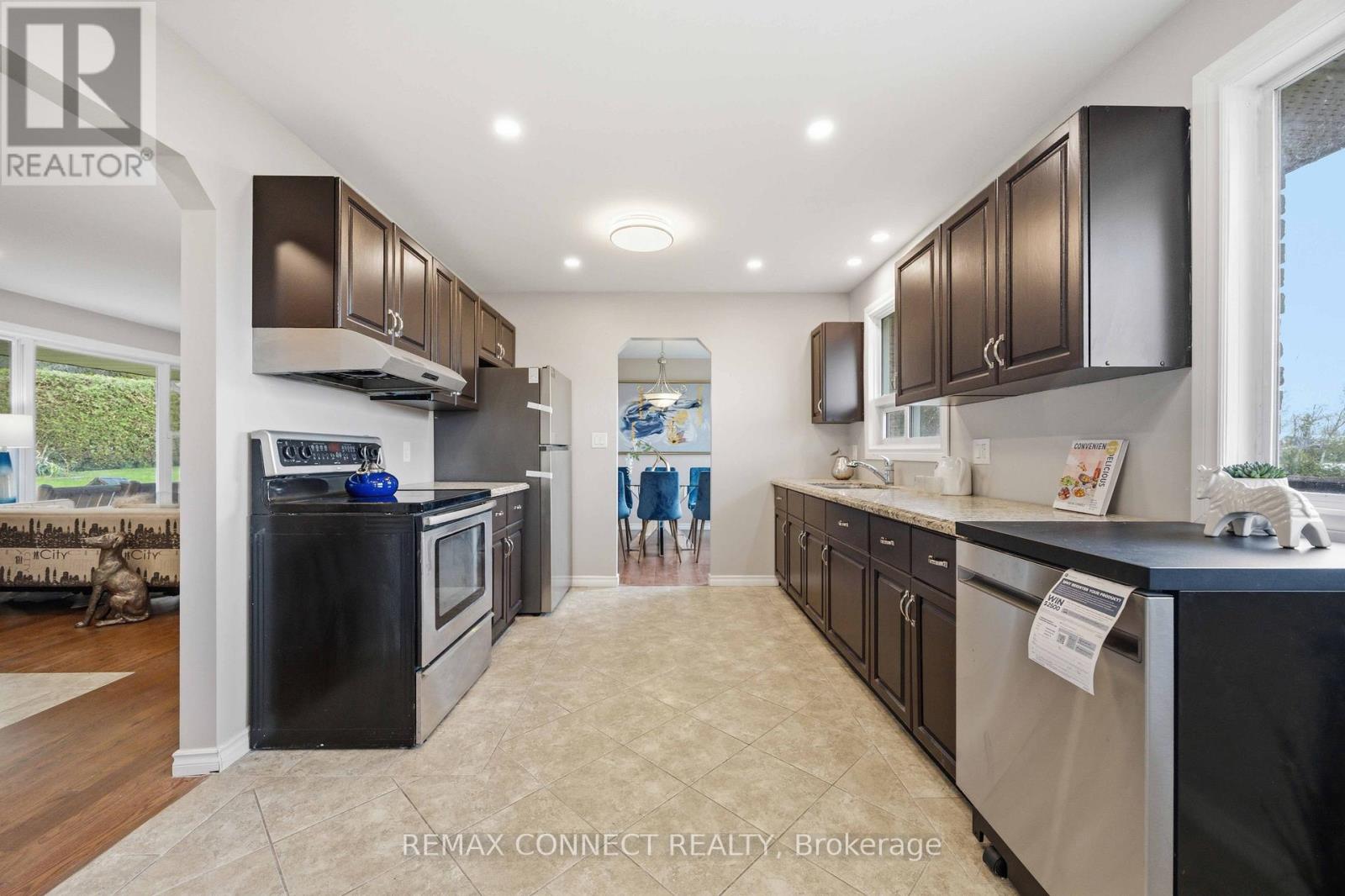 36 HELEN DRIVE - 18
