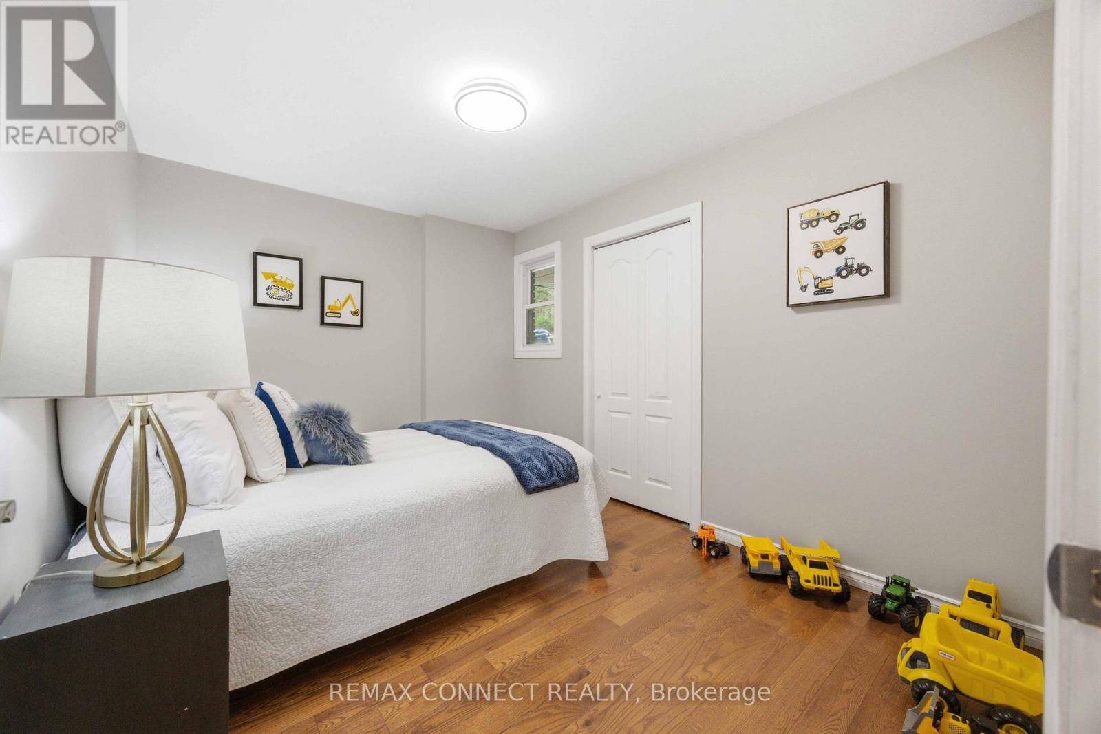 36 HELEN DRIVE - 21