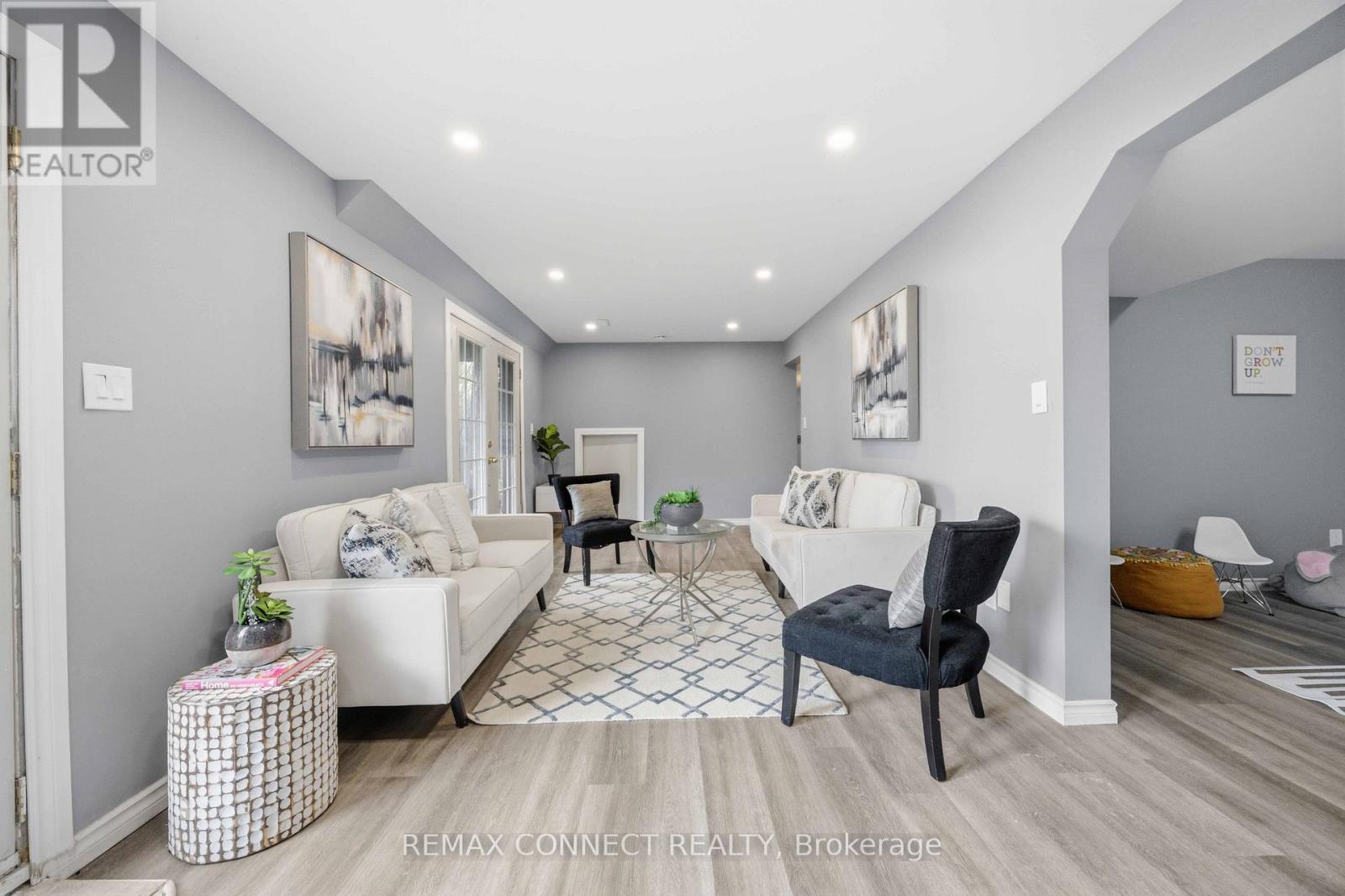36 HELEN DRIVE - 40