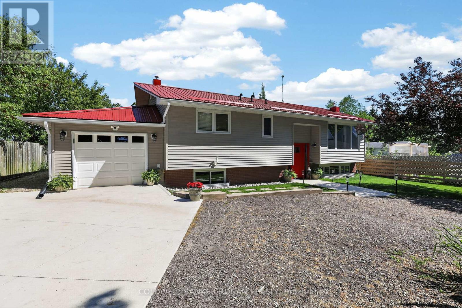 681170 260 SIDE ROAD - 2