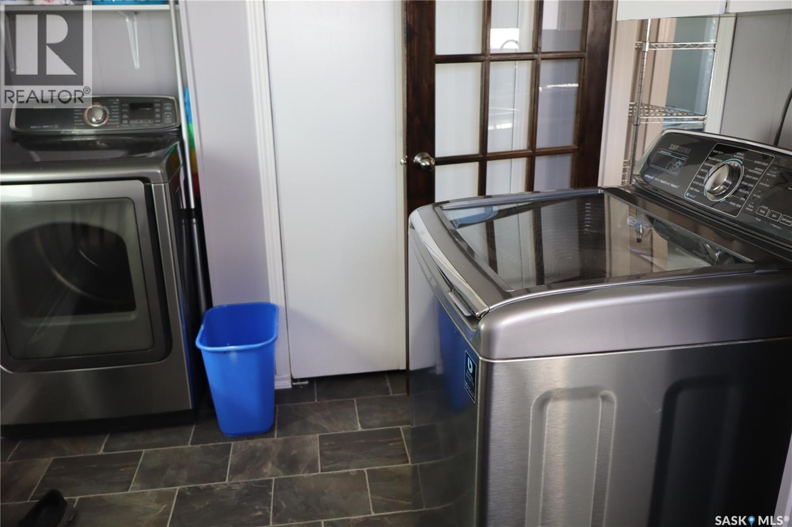 302 Columbus DRIVE — photo 17