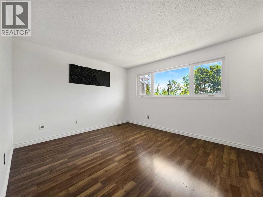 37 97 Avenue - 10