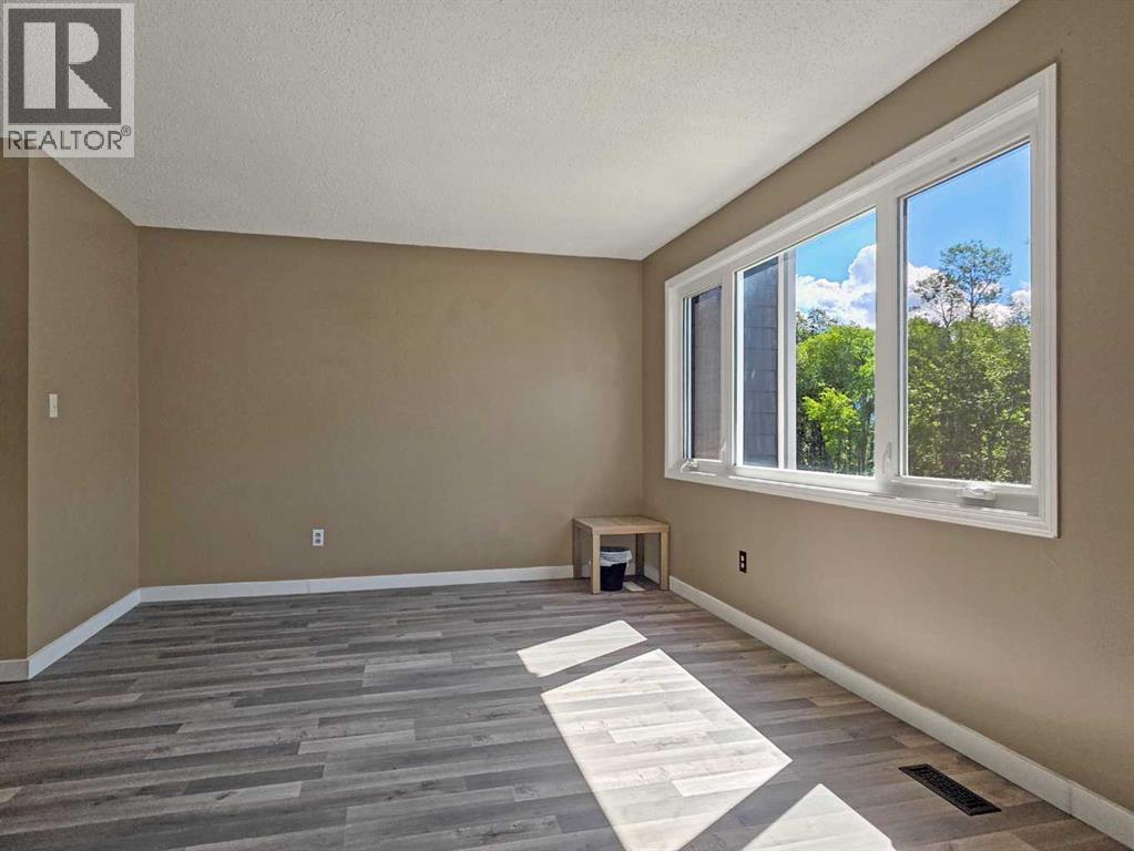 37 97 Avenue - 8
