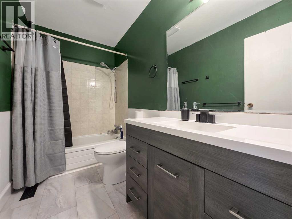 37 97 Avenue - 12