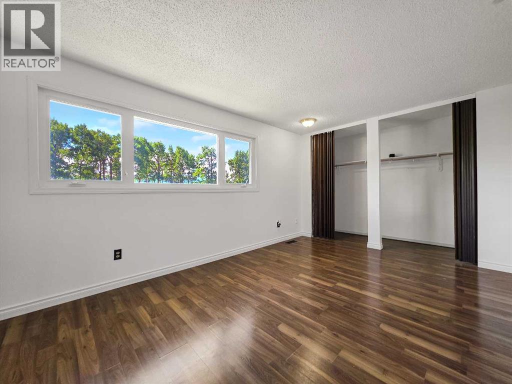 37 97 Avenue - 11