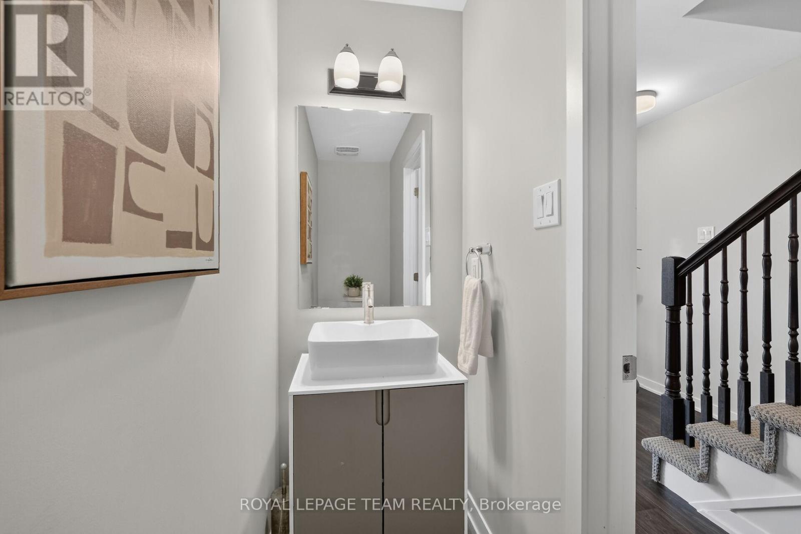 218 PARNIAN PRIVATE - 30